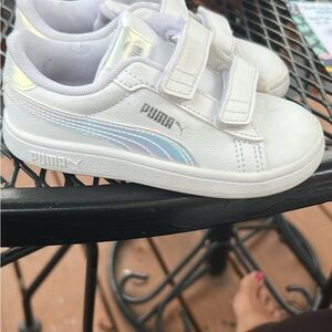 PUMA Kids White Sneakers with Iridescent Accents Sz 8C
